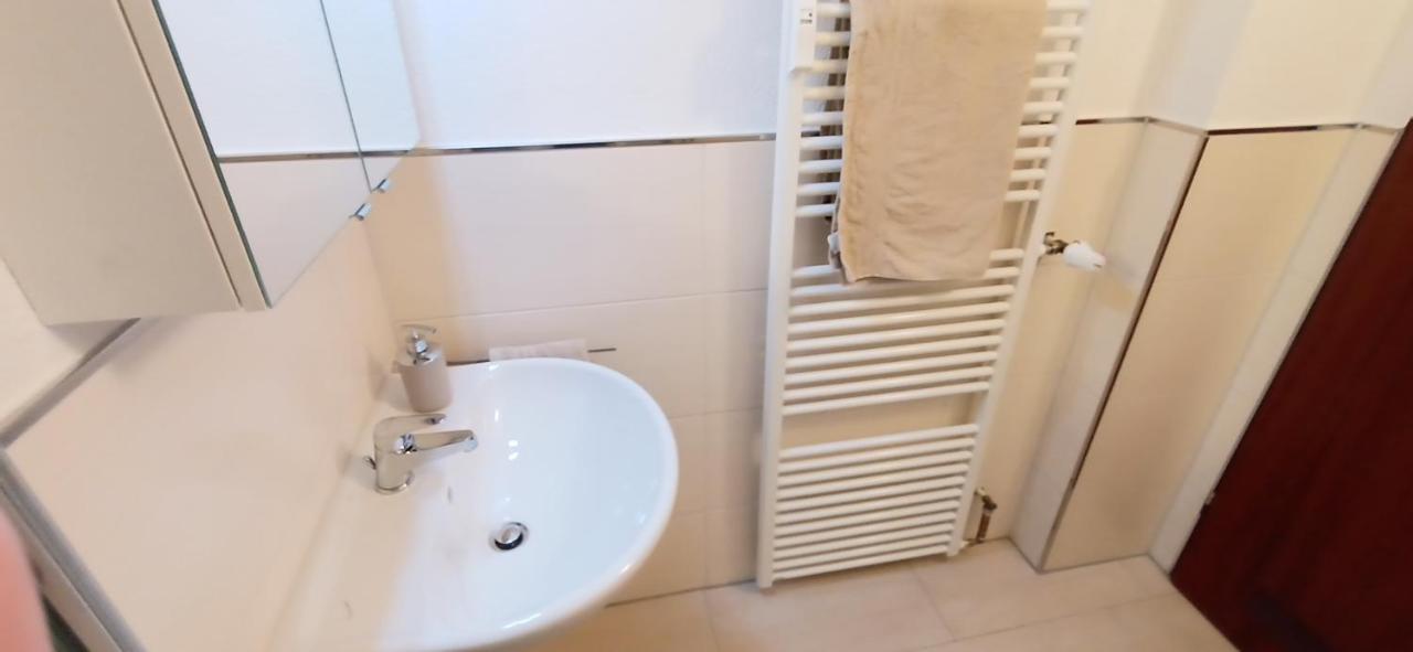 Bodensee Apartments Friedrichshafen Schnetzenhausen エクステリア 写真
