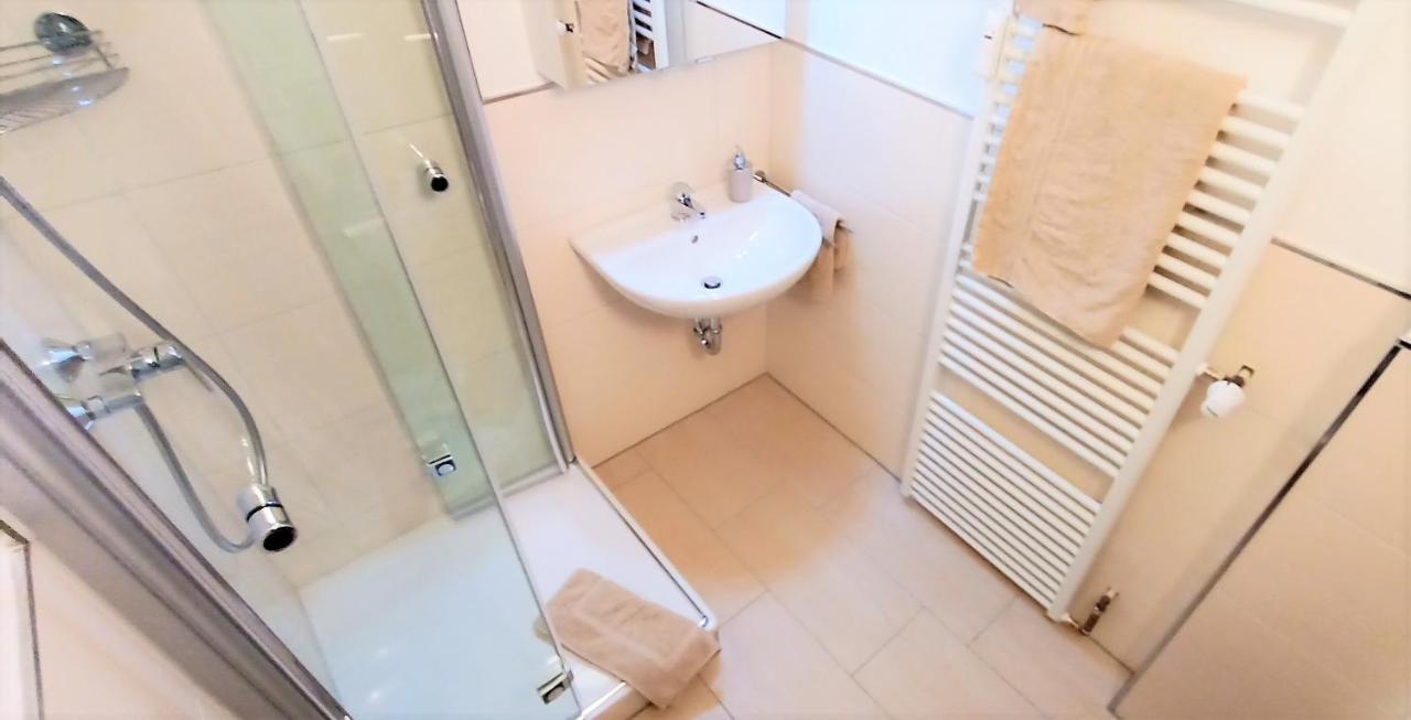 Bodensee Apartments Friedrichshafen Schnetzenhausen エクステリア 写真